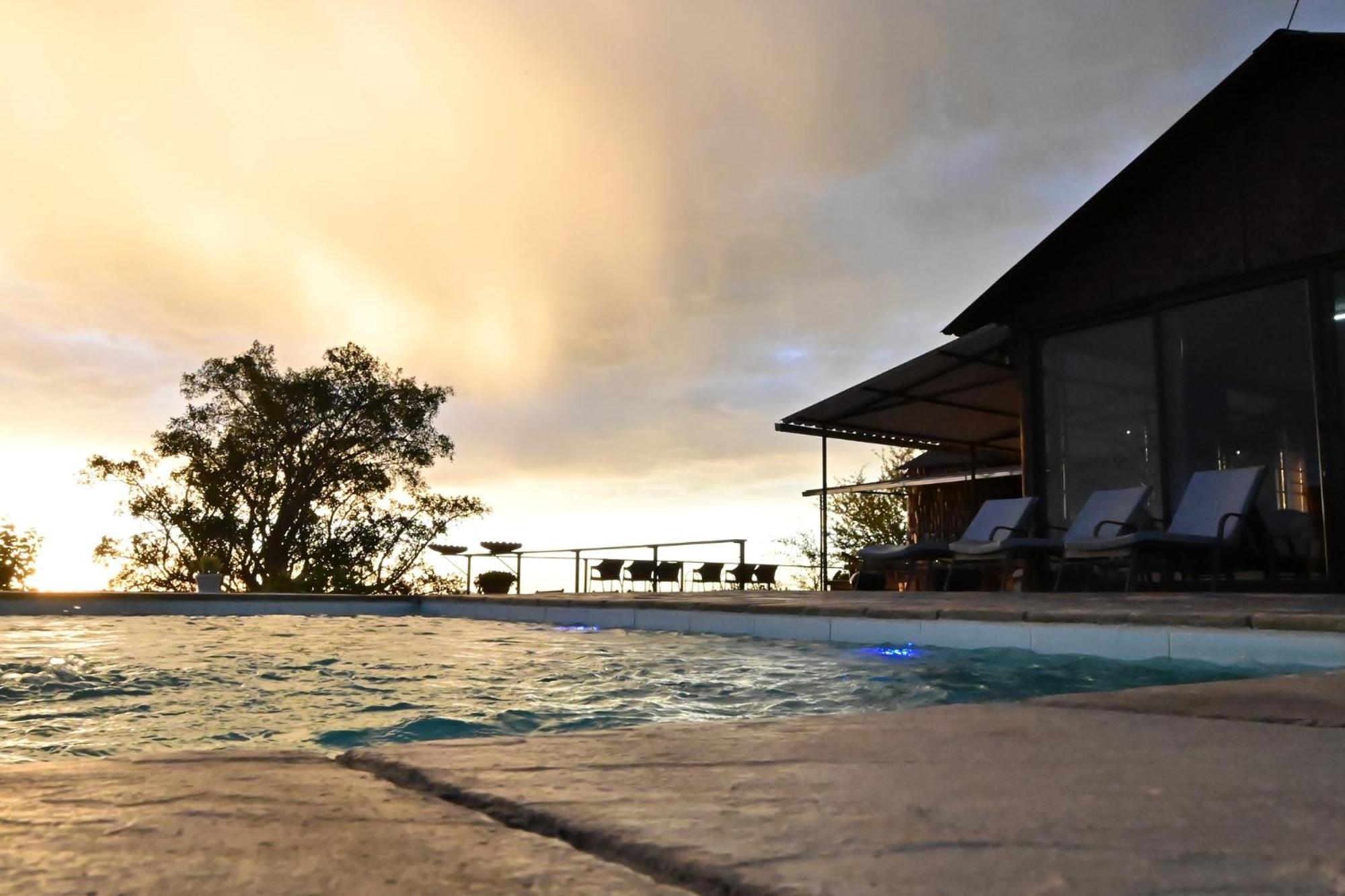 Aloegrove Safari Lodge Otjiwarongo Ngoại thất bức ảnh