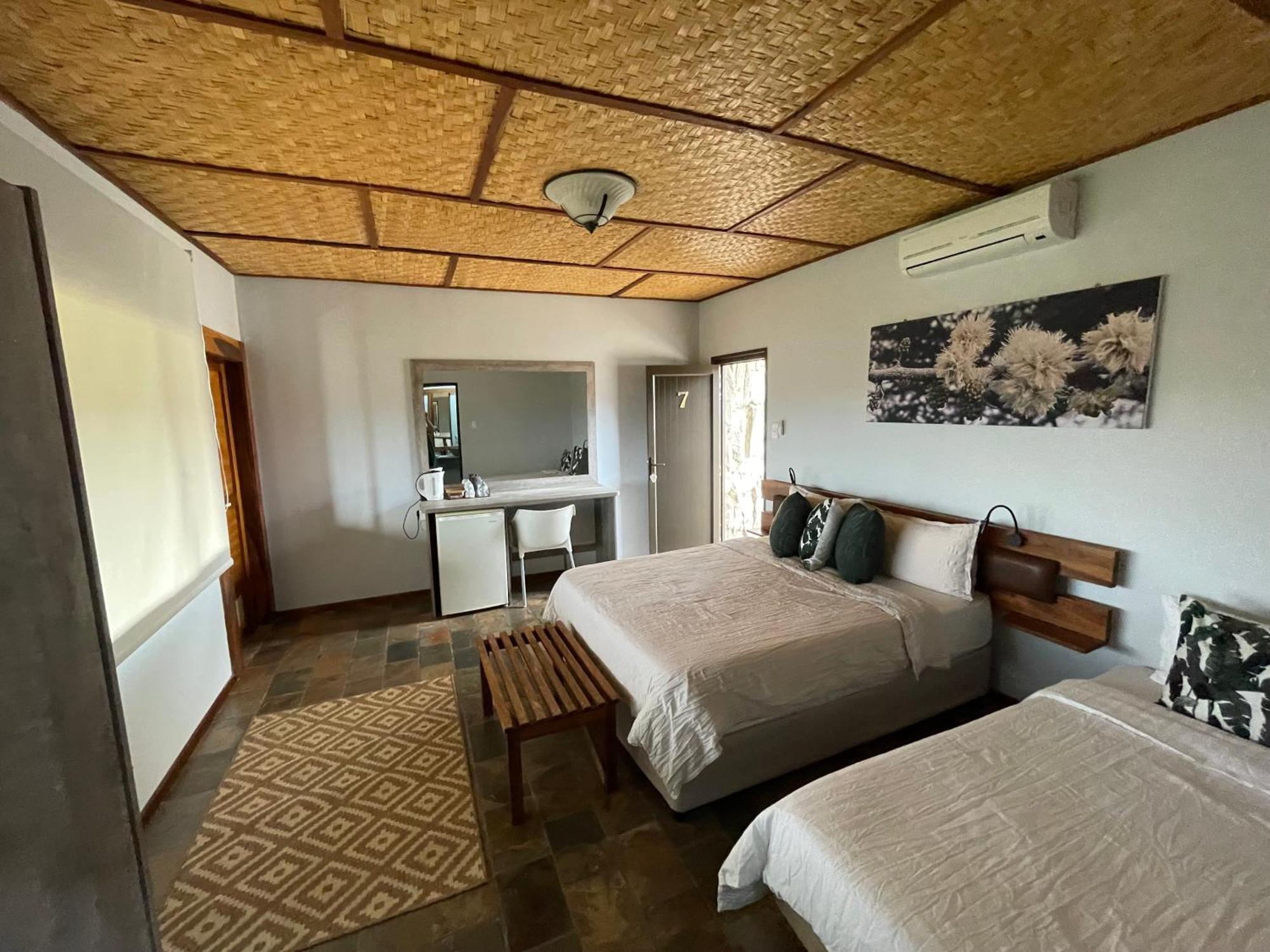 Aloegrove Safari Lodge Otjiwarongo Ngoại thất bức ảnh