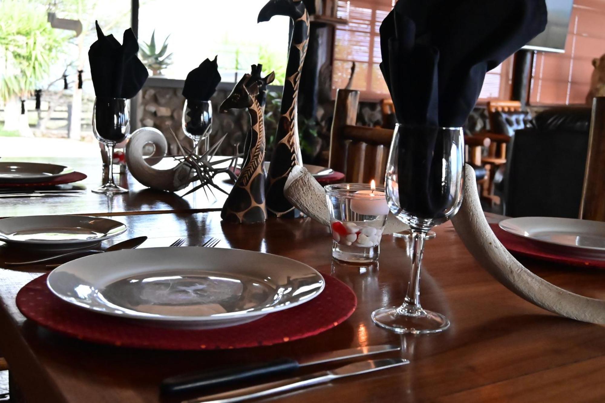 Aloegrove Safari Lodge Otjiwarongo Ngoại thất bức ảnh