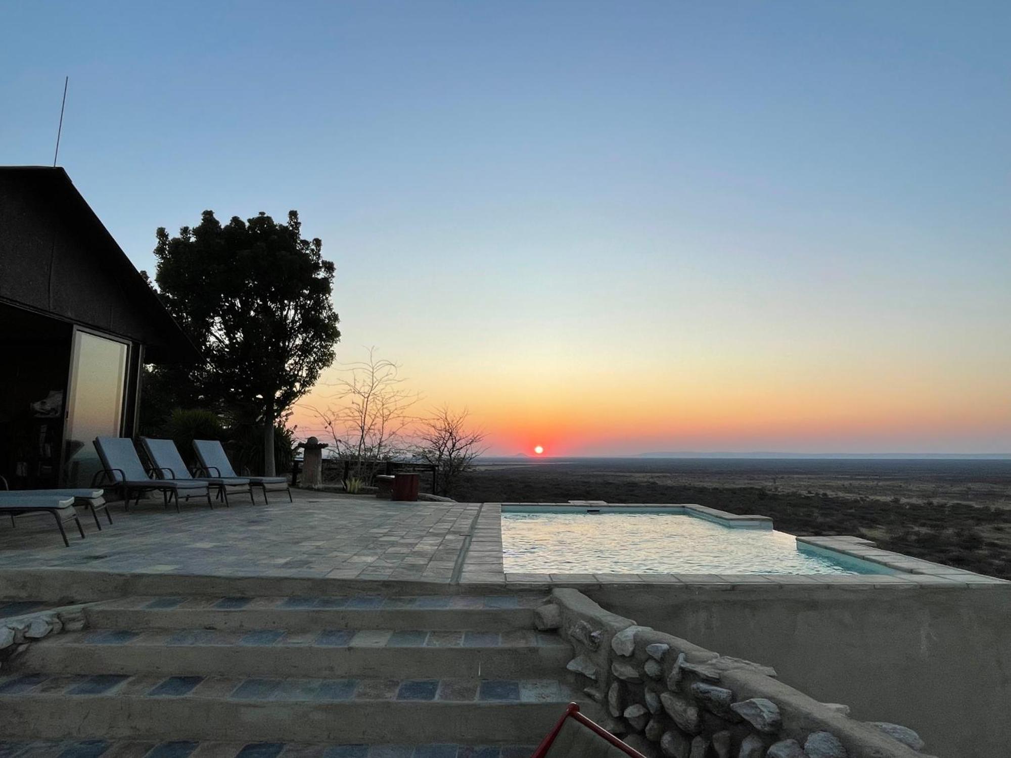 Aloegrove Safari Lodge Otjiwarongo Ngoại thất bức ảnh