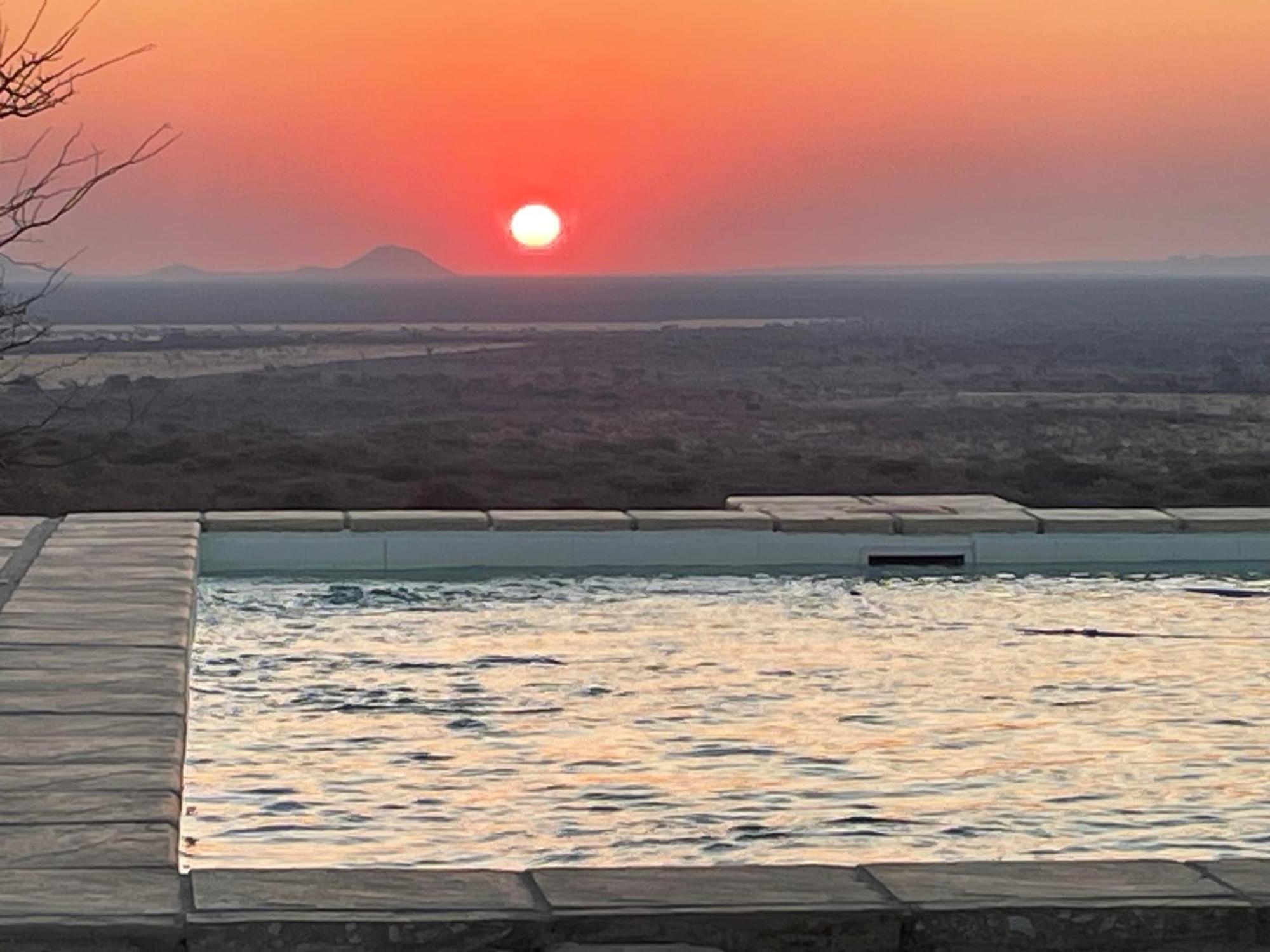 Aloegrove Safari Lodge Otjiwarongo Ngoại thất bức ảnh