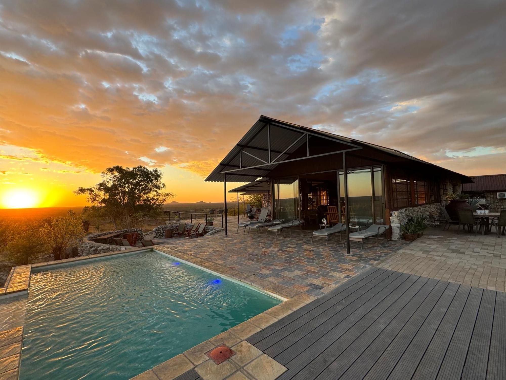 Aloegrove Safari Lodge Otjiwarongo Ngoại thất bức ảnh